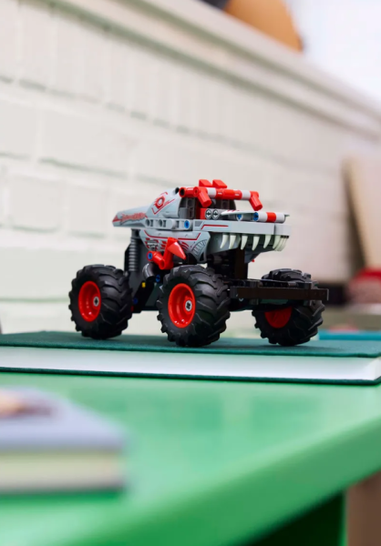 Lego 42200 Technic "Monster Jam: ThunderROARus pull-back"