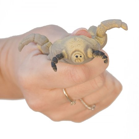 Игрушки  в капсулах 53 мм  "Маленькие монстры"